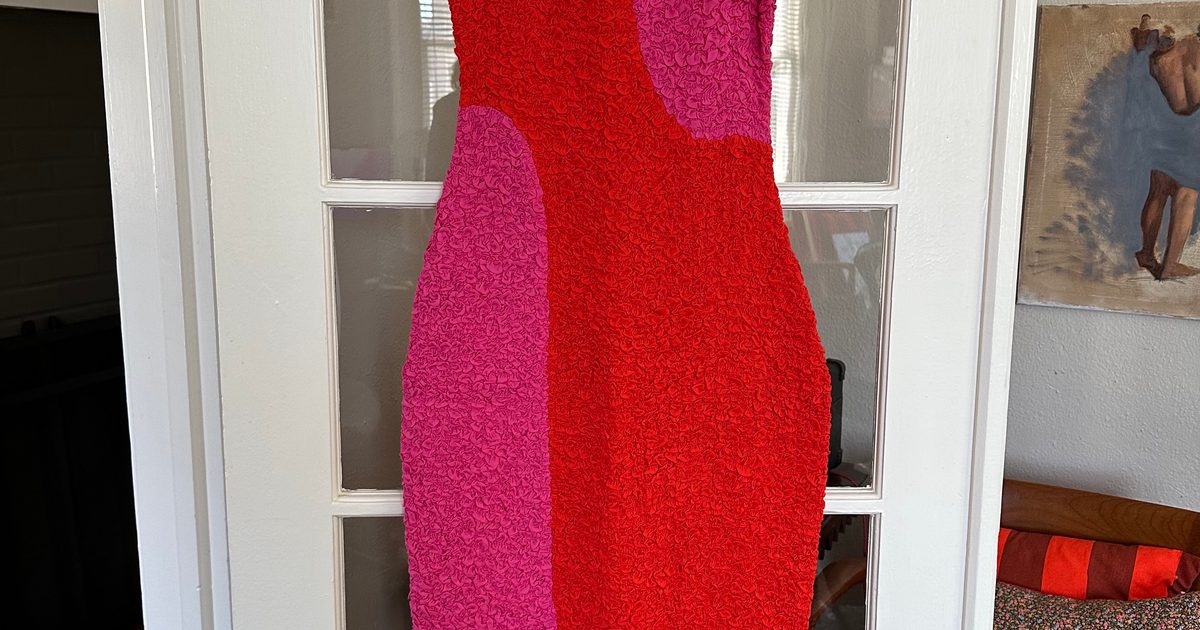 mara hoffman sloan dress red pink Mara Hoffman: She's Back: The Sloan popcorn dress in a new color