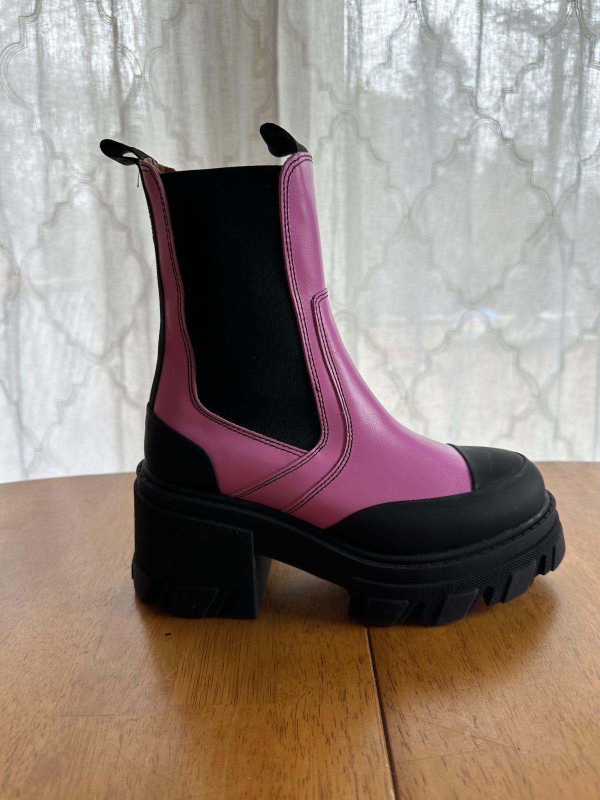 ★GANNI★ オレンジ Cleated チェルシーブーツ 46999B89-7426-4C6B-9E2B-