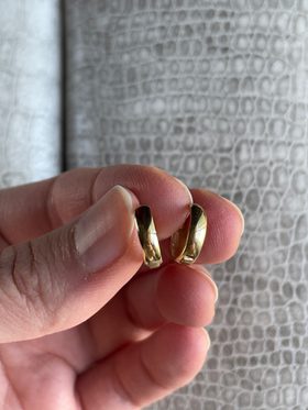 Mejuri Bold Huggie Hoops | Used, Secondhand, Resell Mejuri Bold Huggie Hoops | Used, Secondhand, Resell