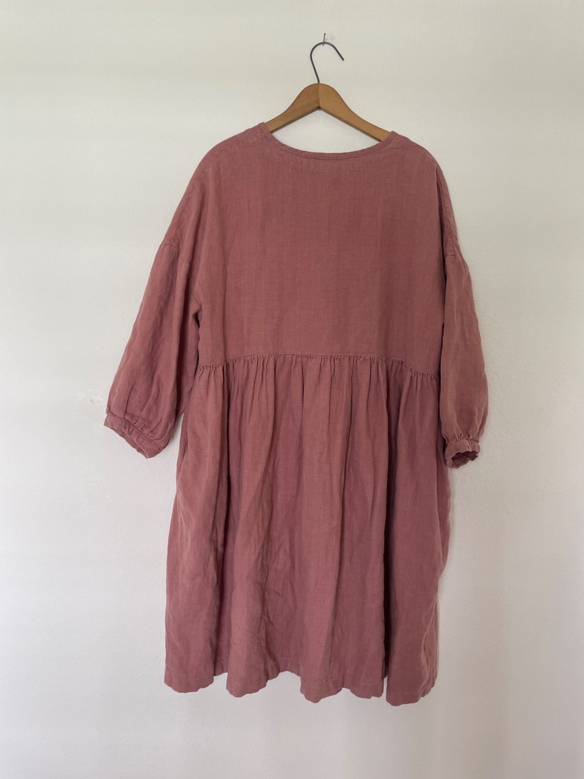 Beaton linen House dress (M) | Used, Secondhand, | Noihsaf Bazaar Beaton linen House dress (M) | Used, Secondhand, | Noihsaf Bazaar