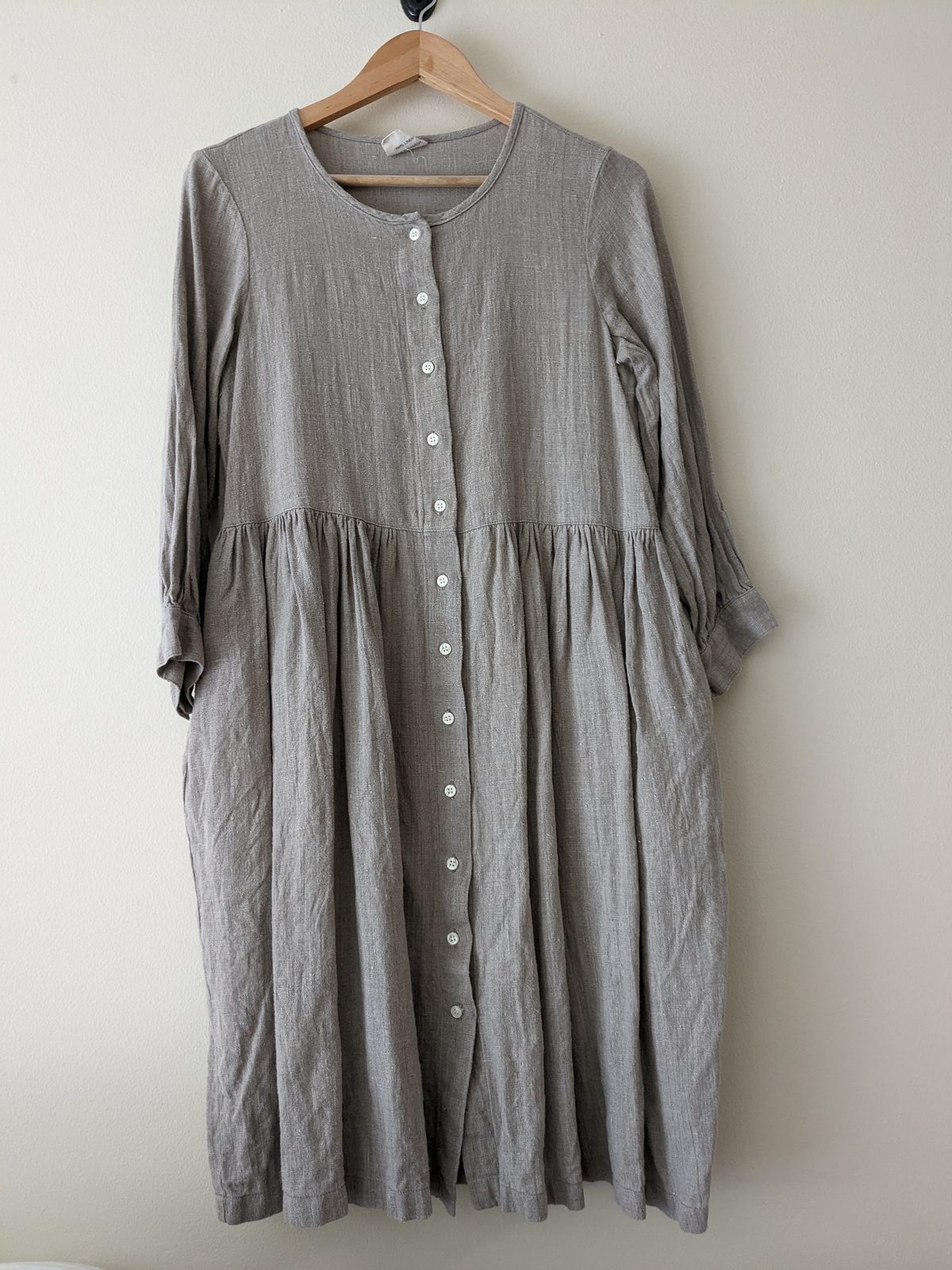 Beaton linen Gathered Dress (M) | Used, Secondhand, | Noihsaf Bazaar Beaton linen Gathered Dress (M) | Used, Secondhand, | Noihsaf Bazaar