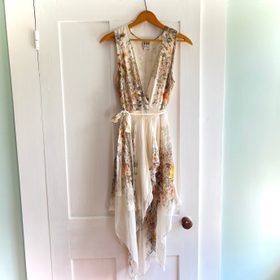 Haute Hippie Floral Silk Chiffon Wrap Dress (XS) | | Noihsaf Bazaar Haute Hippie Floral Silk Chiffon Wrap Dress (XS) | | Noihsaf Bazaar