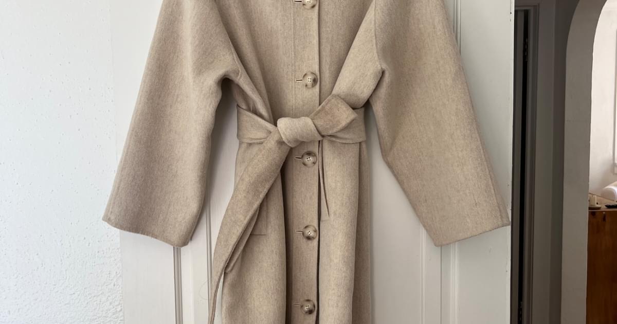 【LOOKAST】MARY HALF WOOL COAT★関税込み★ Lookast Wool Coat (One Size) | Used, Secondhand,… | Noihsaf