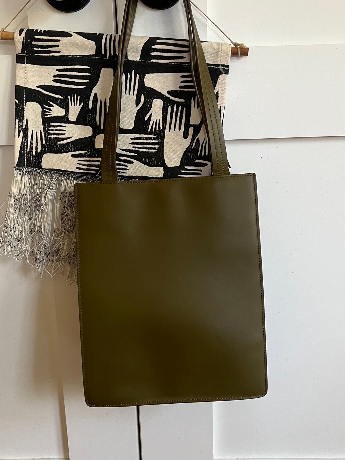 BAGGU Medium Leather Retail Tote Used, Secondhand,… Noihsaf Bazaar