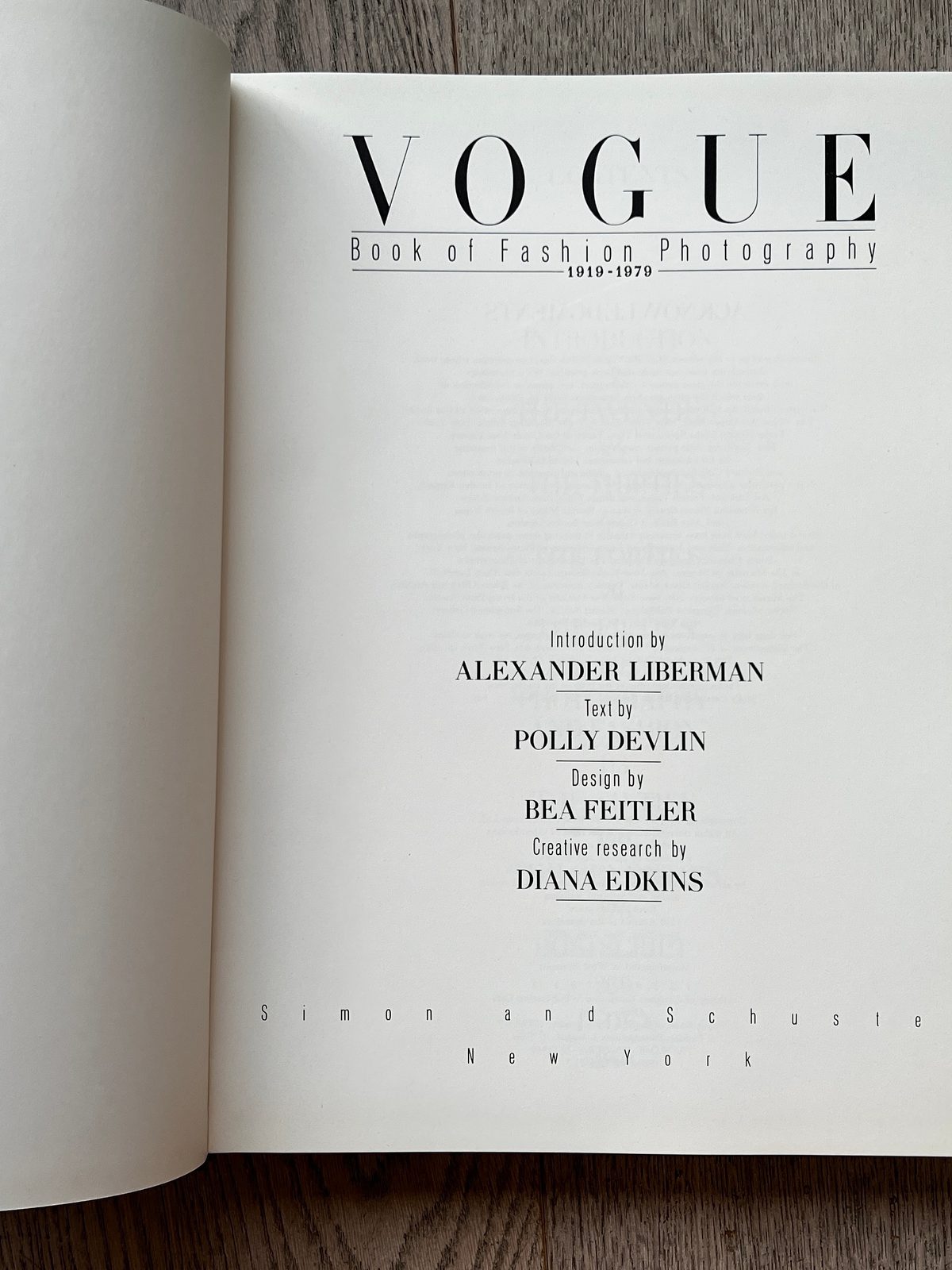 Polly Devlin Vogue Book of Fashion Photography |… | Noihsaf Bazaar Polly Devlin Vogue Book of Fashion Photography |… | Noihsaf Bazaar