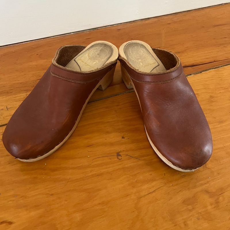 No. 6 Old School Clog on Mid Heel in Bourbon 38 Noihsaf Bazaar