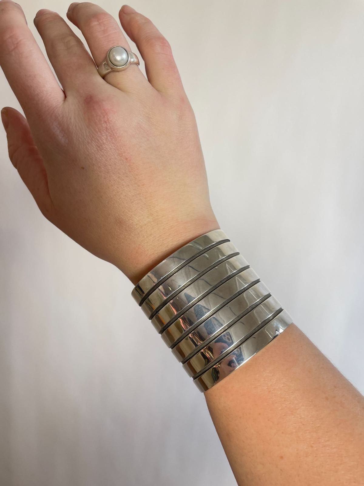 SOPHIE BUHAI 【希少】Katia 2 腫れぼったい Cuff バングル SOPHIE BUHAI 【希少】Katia 2 腫れぼったい Cuff バングル