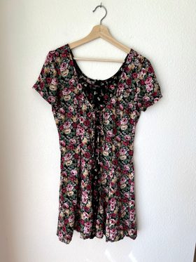 Random Vintage 90s Floral Mini Dress (S) | Used, | Noihsaf Bazaar Random Vintage 90s Floral Mini Dress (S) | Used, | Noihsaf Bazaar
