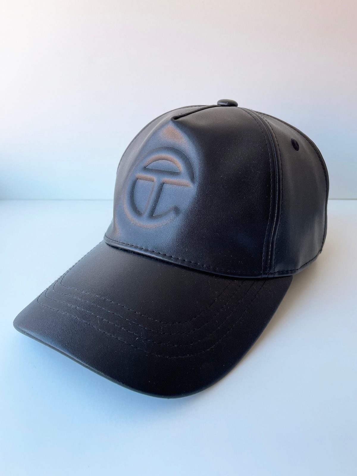 【日本未入荷】Logo Embossed Hat Black TELFAR テルファー Telfar Logo Embossed Hat | Used, Secondhand, Resell