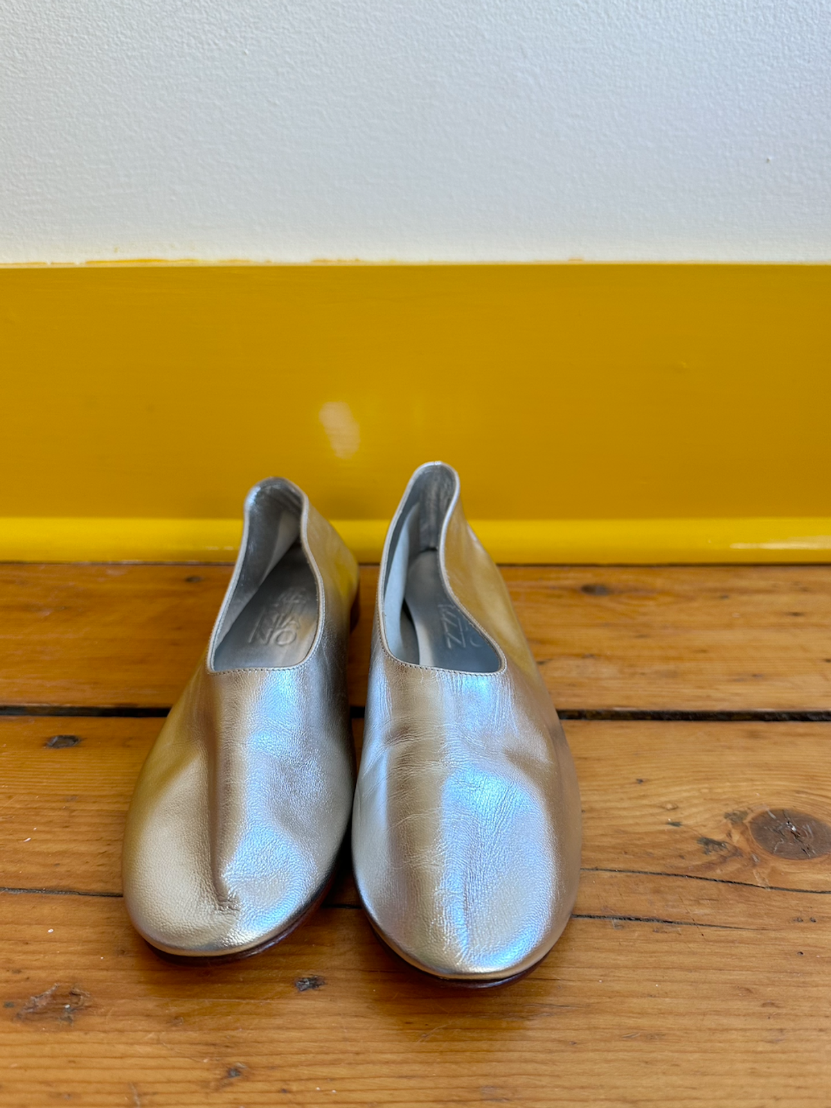 Martiniano Shoes Glove Silver (37) | Used,… | Noihsaf Bazaar Martiniano Shoes Glove Silver (37) | Used,… | Noihsaf Bazaar