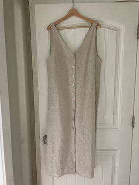 Reformation Cliff Linen Dress (M) | Used, | Noihsaf Bazaar Reformation Cliff Linen Dress (M) | Used, | Noihsaf Bazaar
