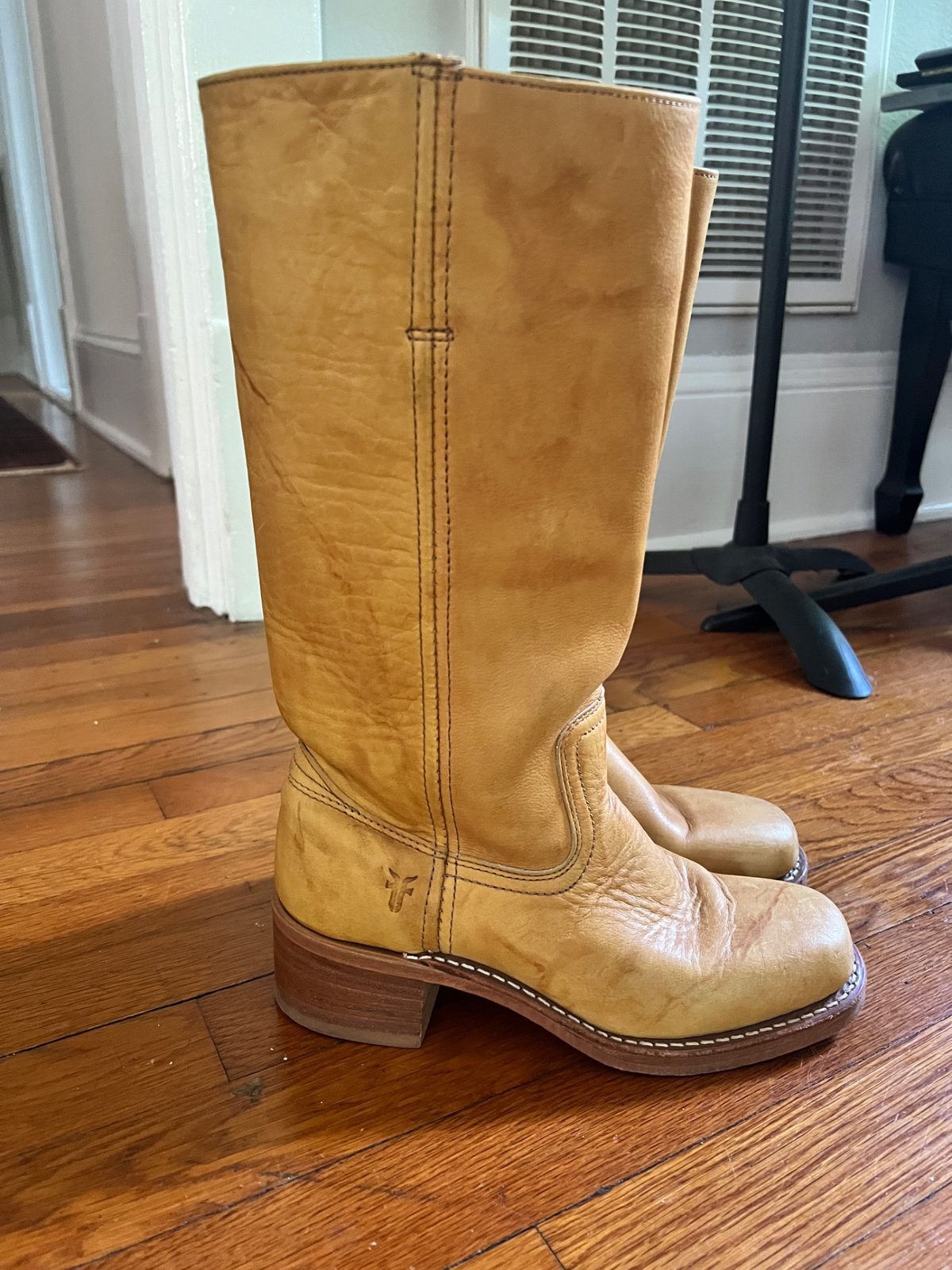 Frye campus banana shop