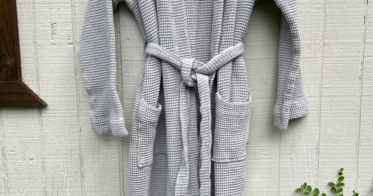 Coyuchi Organic Waffle Robe (S/M) | Used,… | Noihsaf Bazaar