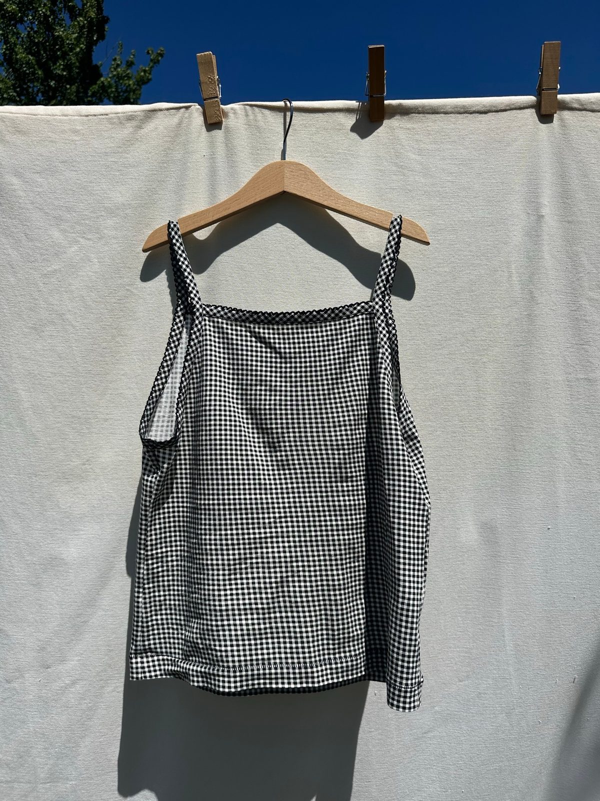 DÔEN Angie Tank (S) | Used, Secondhand, Resell | Noihsaf Bazaar DÔEN Angie Tank (S) | Used, Secondhand, Resell | Noihsaf Bazaar