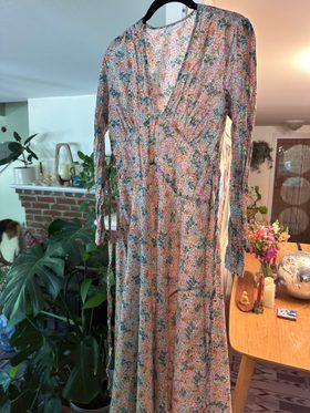 DEN Charleston Dress (M) | Used, Secondhand, Resell | Noihsaf Bazaar DEN Charleston Dress (M) | Used, Secondhand, Resell | Noihsaf Bazaar