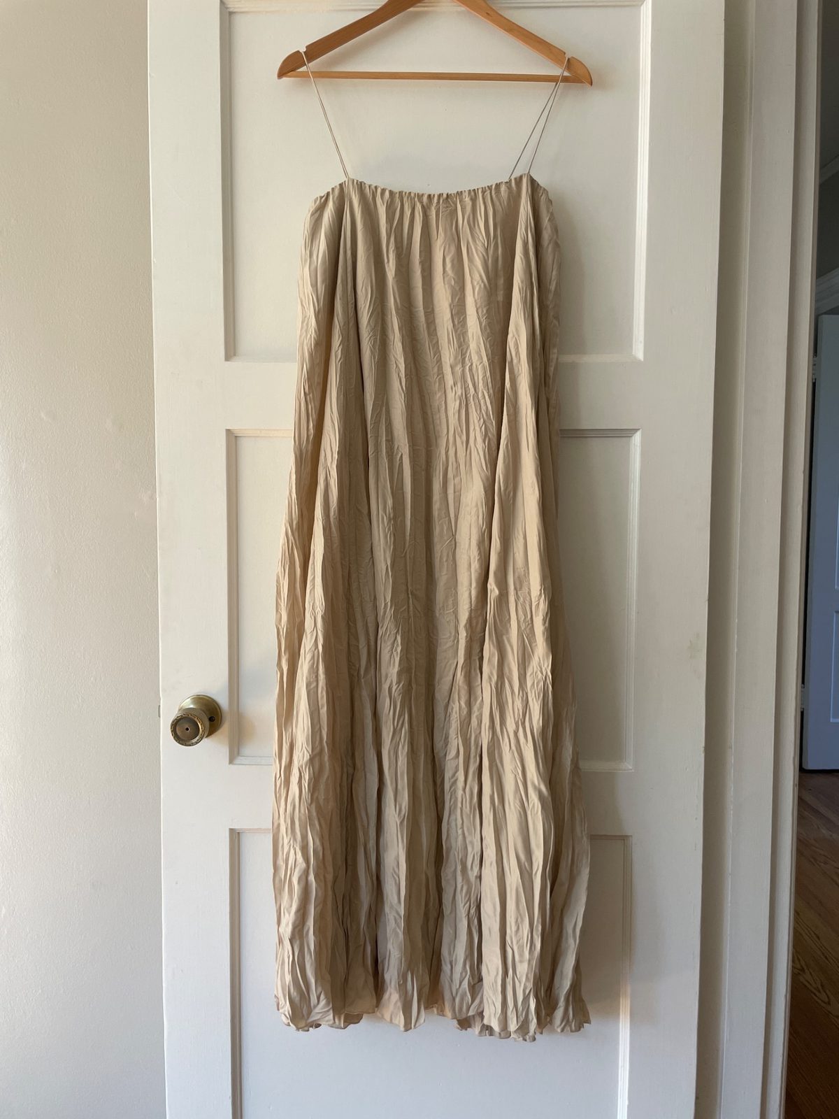 Toteme Crinkled Silk-Habotai Maxi Dress (38) | Used, | Noihsaf Bazaar Toteme Crinkled Silk-Habotai Maxi Dress (38) | Used, | Noihsaf Bazaar
