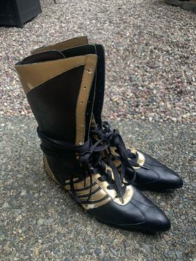 Miss Sixty Boxing Style Boot (7.5) | Used,… | Noihsaf Bazaar Miss Sixty Boxing Style Boot (7.5) | Used,… | Noihsaf Bazaar