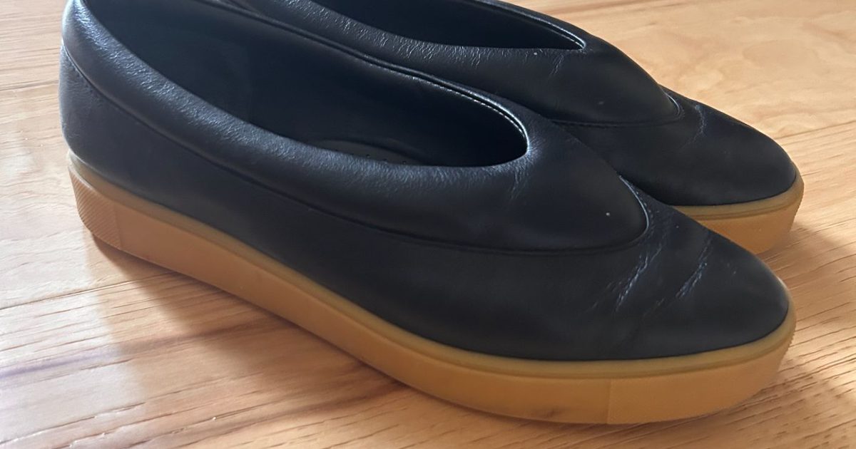 Beklina Margo Sneaker Black (10) | Used, Secondhand,⦠| Noihsaf Bazaar