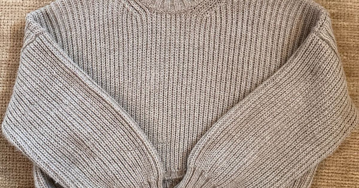 First Rite Cropped Crew Sweater (XS) | Used,… | Noihsaf Bazaar