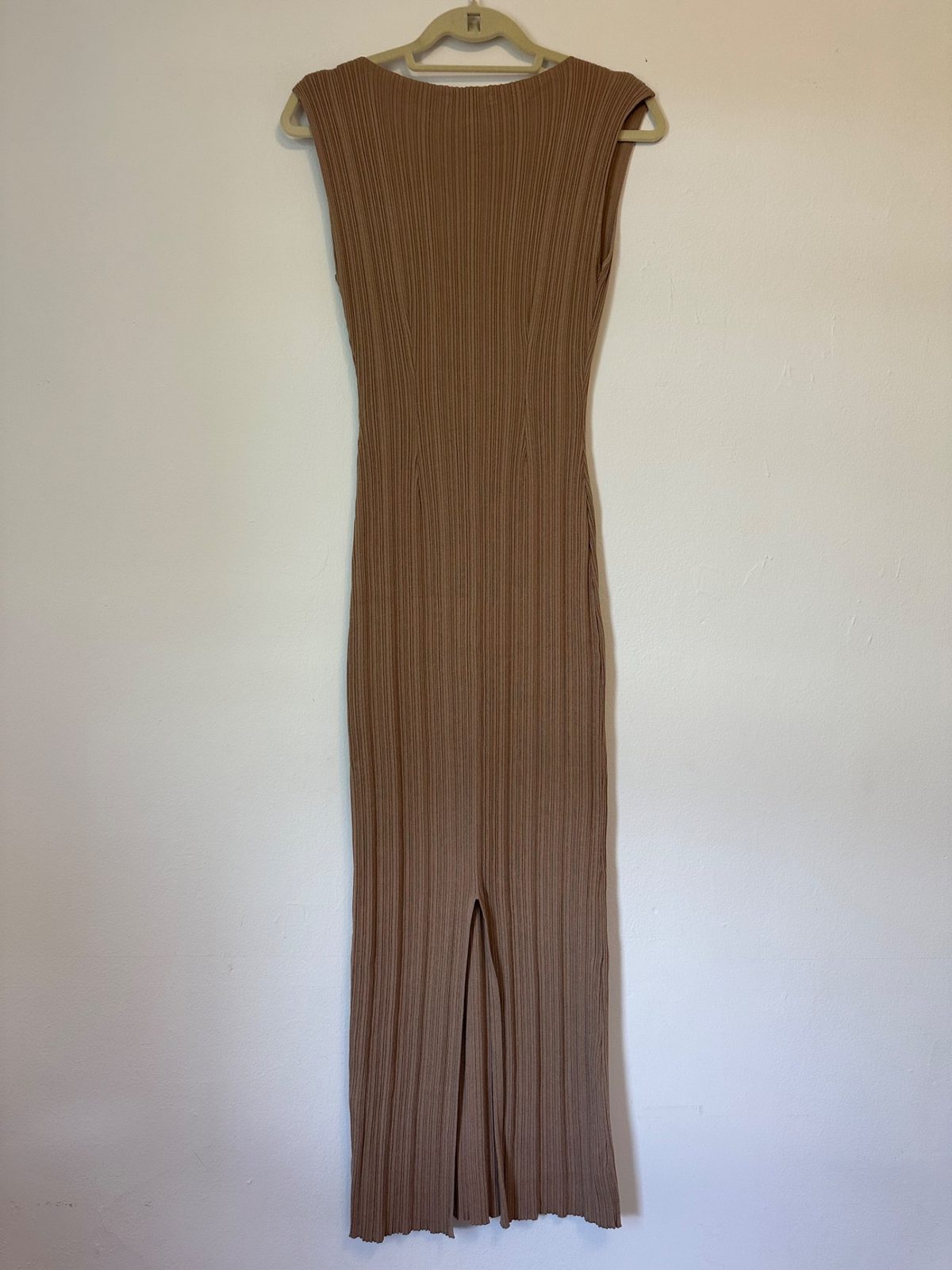 ST. AGNI Knit Dress (M) | Used, Secondhand, Resell | Noihsaf Bazaar ST. AGNI Knit Dress (M) | Used, Secondhand, Resell | Noihsaf Bazaar