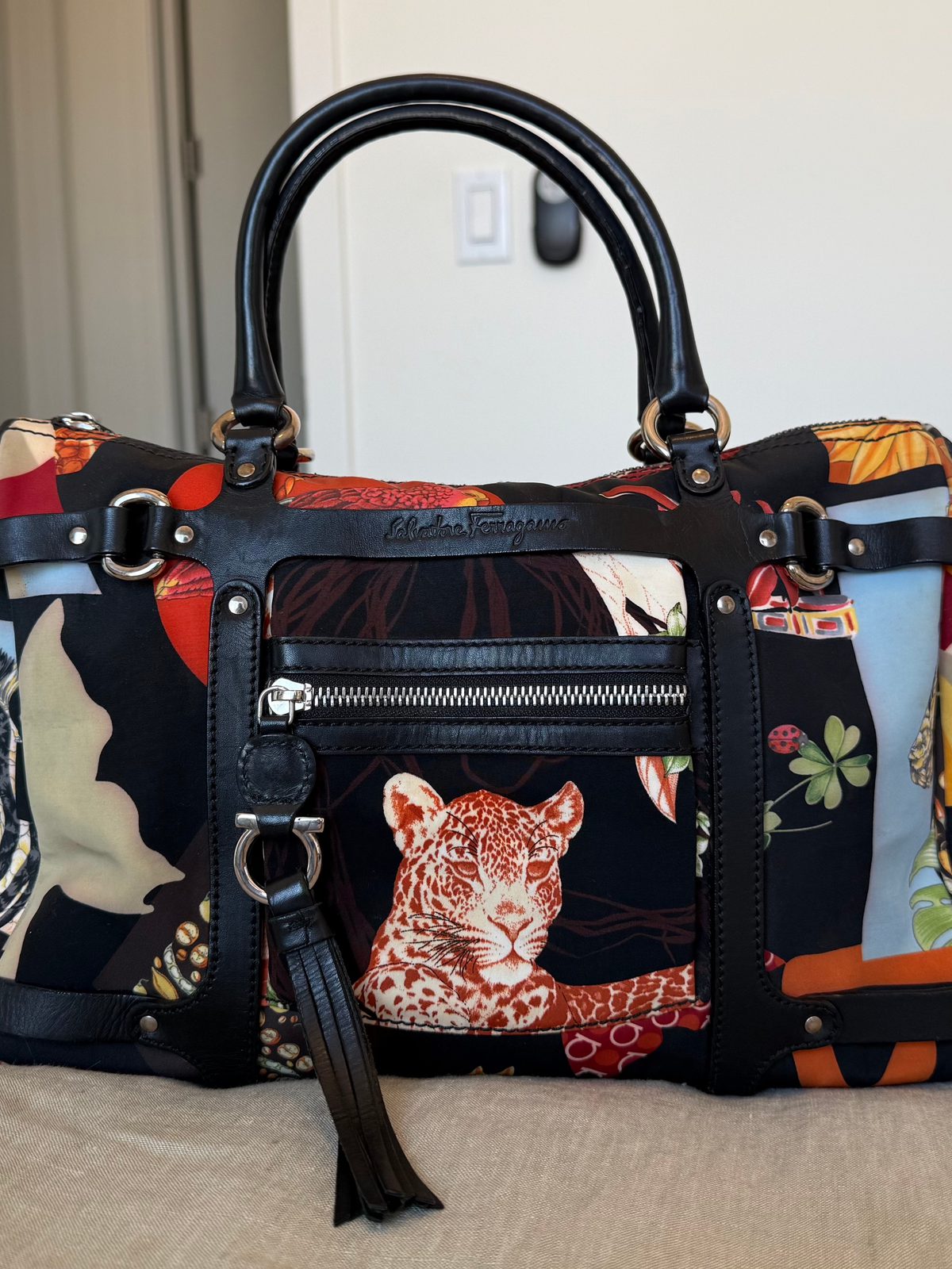 Salvatore Ferragamo Savannah Animal Handbag… | Noihsaf Bazaar Salvatore Ferragamo Savannah Animal Handbag… | Noihsaf Bazaar