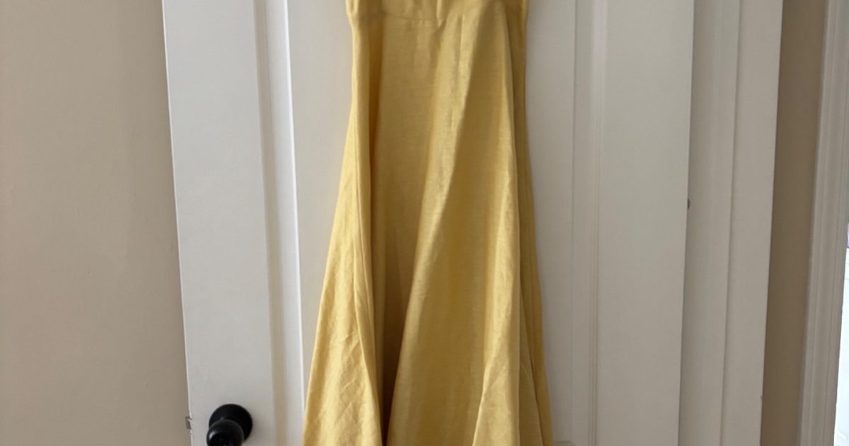 Reformation NWT Monette linen yellow dress (2) | | Noihsaf Bazaar Reformation NWT Monette linen yellow dress (2) | | Noihsaf Bazaar