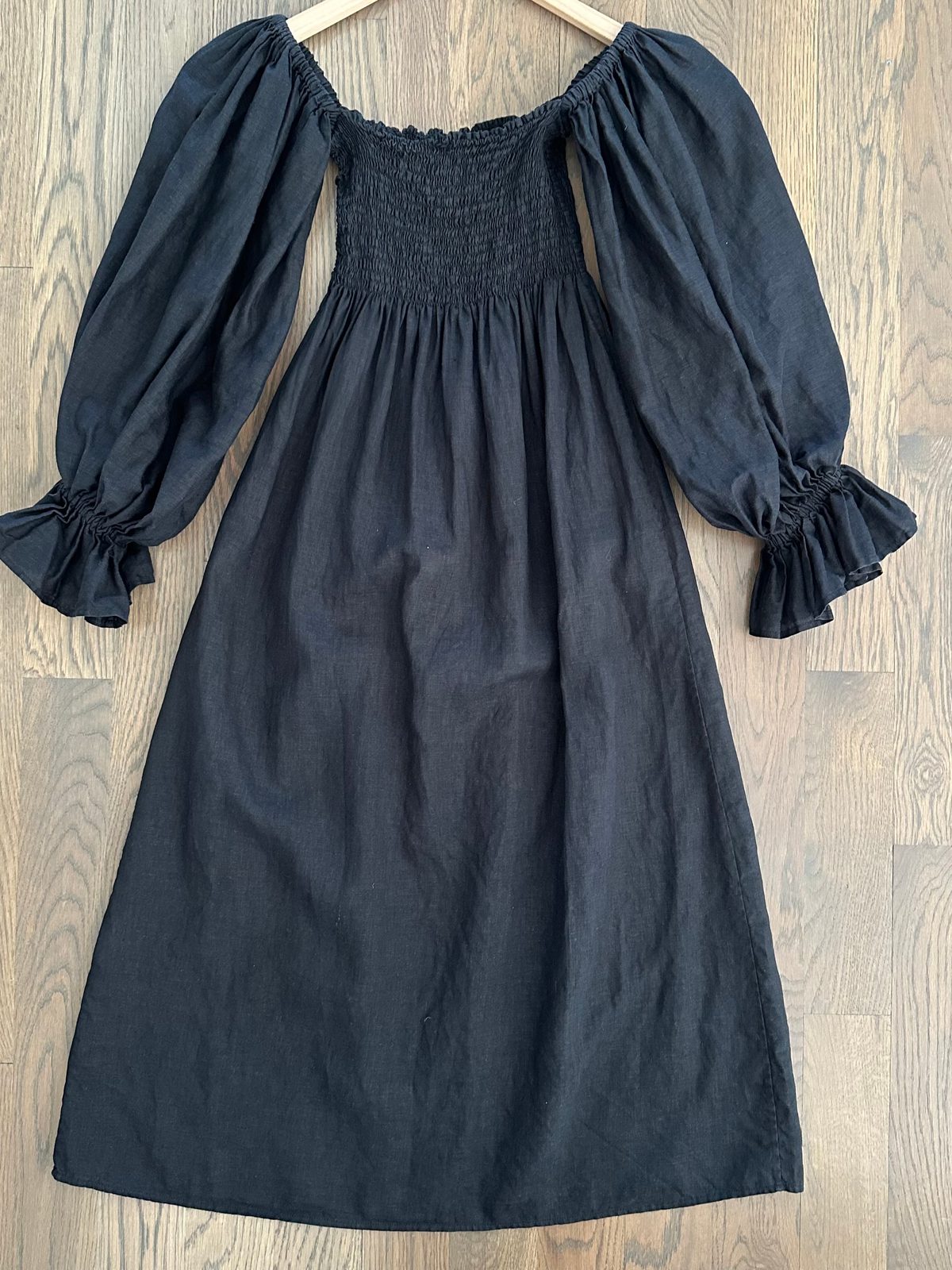 Sleeper Atlanta Off Shoulder Linen Midi Dress (S) | | Noihsaf Bazaar Sleeper Atlanta Off Shoulder Linen Midi Dress (S) | | Noihsaf Bazaar
