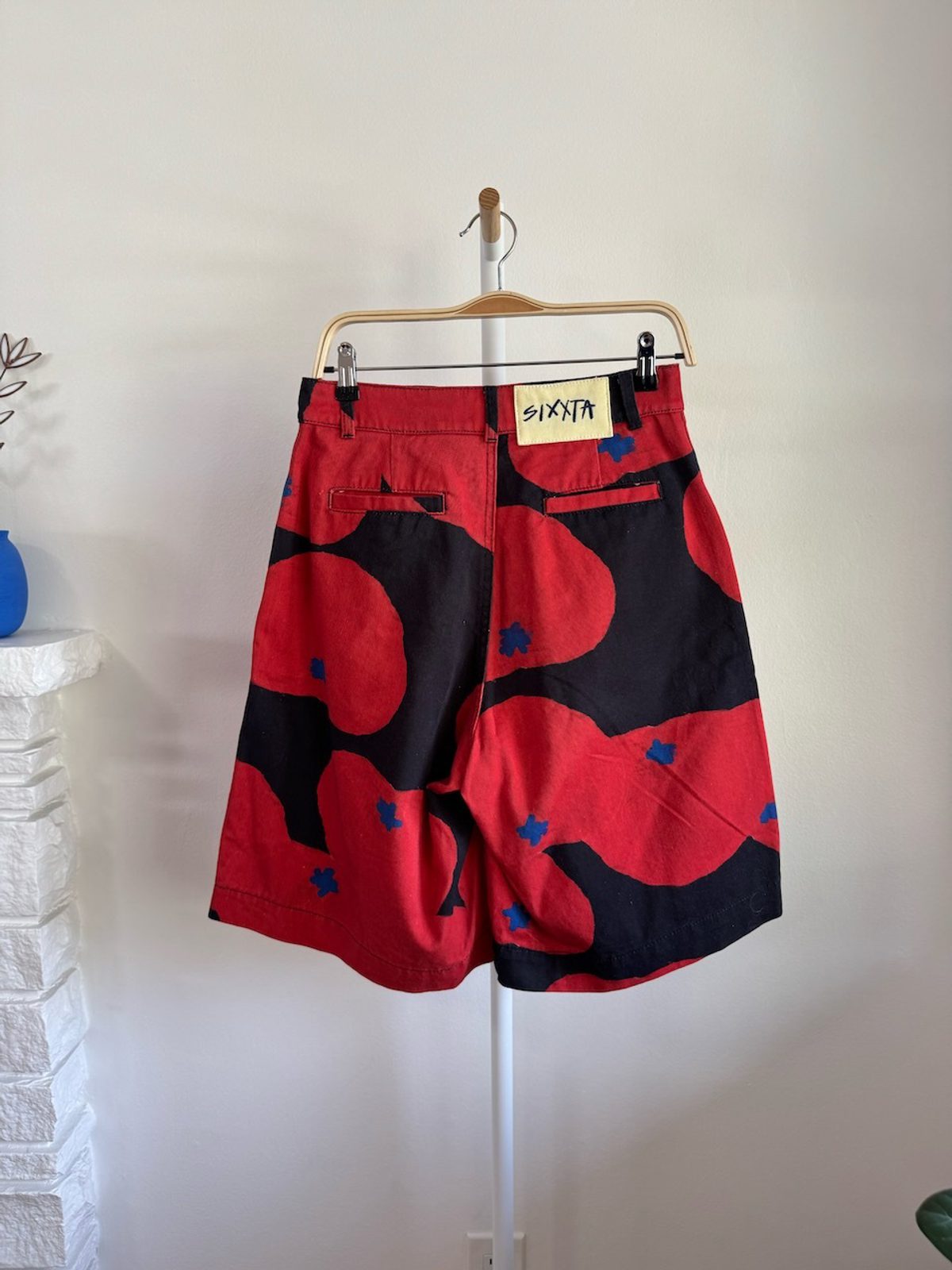 Sixxta BNWT bermuda shorts, night tomato (8) | Used,… | Noihsaf Bazaar Sixxta BNWT bermuda shorts, night tomato (8) | Used,… | Noihsaf Bazaar