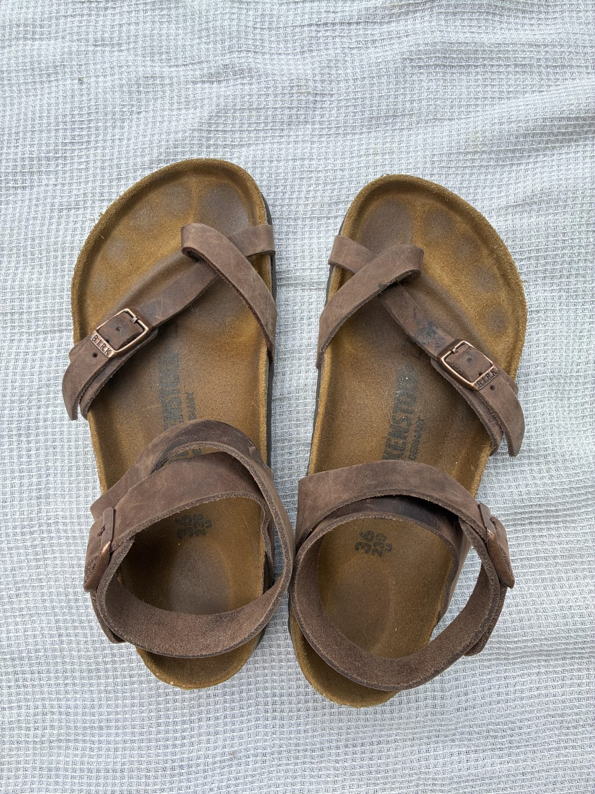 birkenstock yara tobacco Arizona Oiled Leather Leather Sandals Birkenstock Birkenstock Yara At Free People Handcrafted for quality BIRKENSTOCK YARA Leather Strappy Sandal