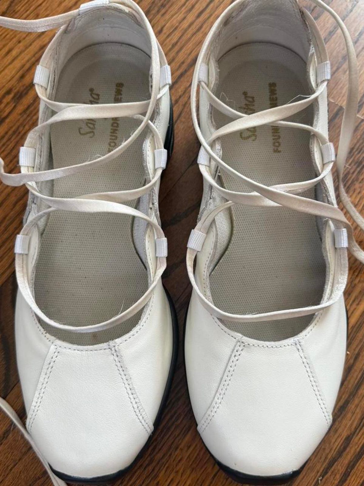 Foundry Mews White Posie Lace-Up Shoes (9) | Used,… | Noihsaf Bazaar Foundry Mews White Posie Lace-Up Shoes (9) | Used,… | Noihsaf Bazaar