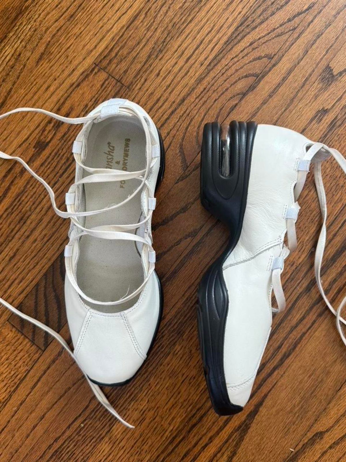 Foundry Mews White Posie Lace-Up Shoes (9) | Used,… | Noihsaf Bazaar Foundry Mews White Posie Lace-Up Shoes (9) | Used,… | Noihsaf Bazaar