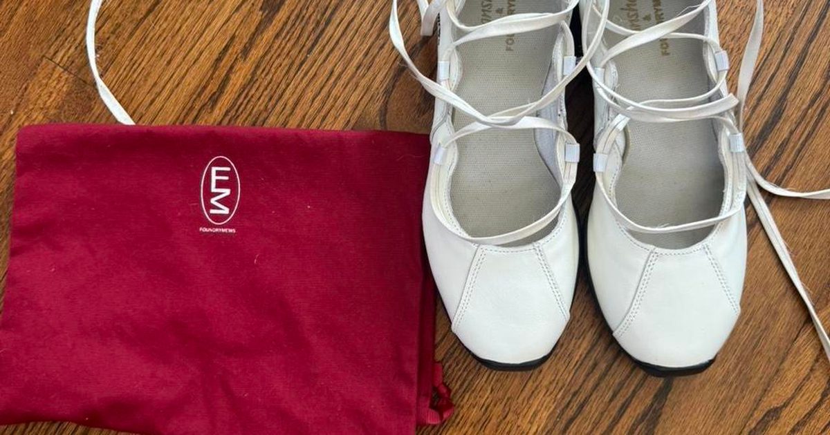 Foundry Mews White Posie Lace-Up Shoes (9) | Used,… | Noihsaf Bazaar Foundry Mews White Posie Lace-Up Shoes (9) | Used,… | Noihsaf Bazaar